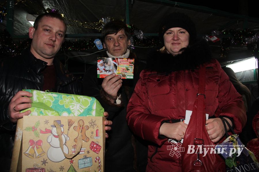 Великие Луки к встрече Нового года готовы (ФОТО)