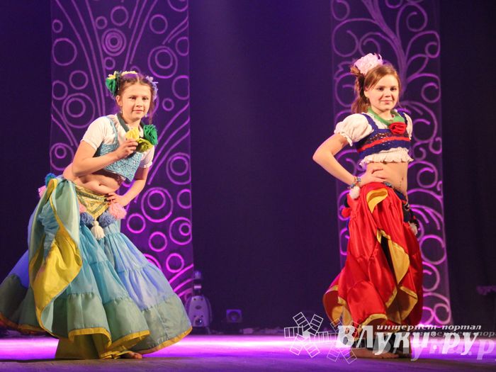 В ДК им. Ленина состоялся отчетный концерт студии восточного танца «Восточные сладости» (фото)
