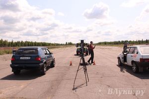 Под Великими Луками прошел второй этап Чемпионата по Drag Racing (фото)