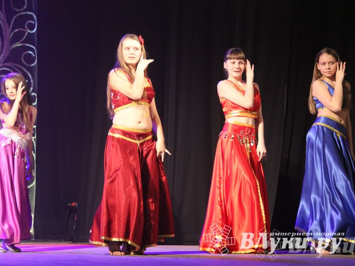 В ДК им. Ленина состоялся отчетный концерт студии восточного танца «Восточные сладости» (фото)