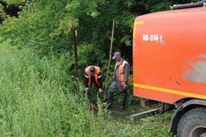 Авария в сетях канализации пока не поддаётся ремонтникам (ФОТО)