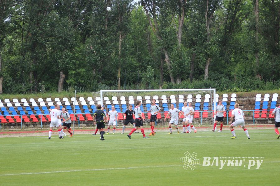 "Экспресс" (Великие Луки) - "Купол-ВДВ" (Псков)