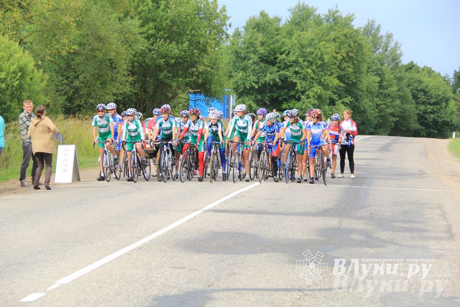 В Великих Луках состоялось награждение победителей Чемпионата России по велоспорту в парной гонке (фото)