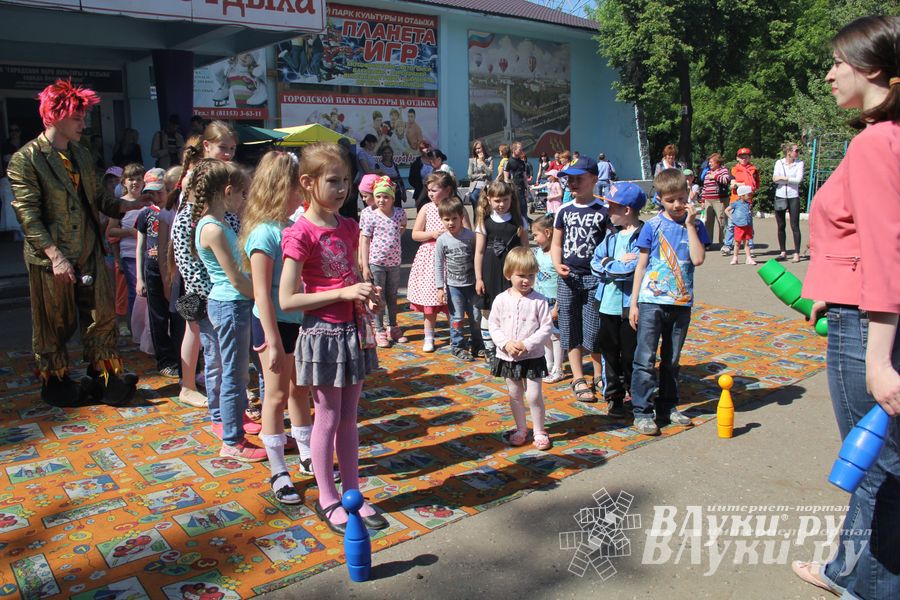 День защиты детей отпраздновали В Великих Луках (фото)