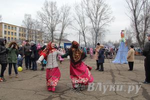 Гуляния широкой великолукской Масленицы