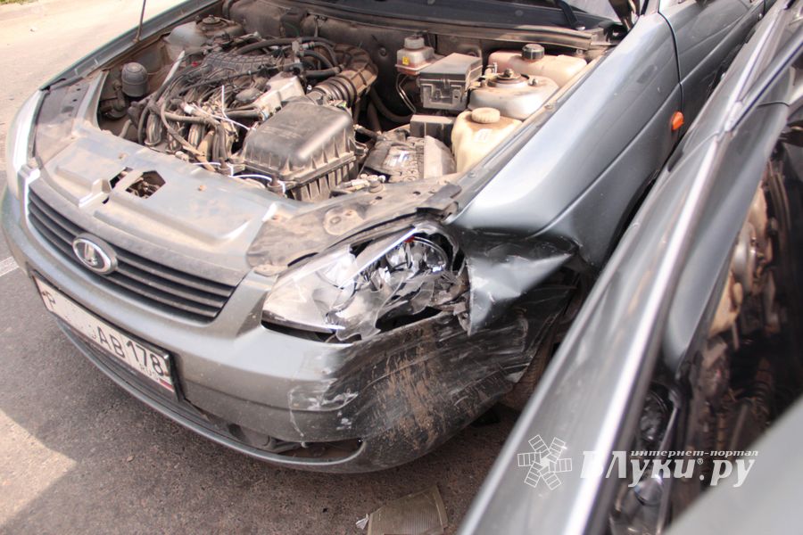 ДТП  на у. Яна Арно в Великих Луках (ФОТО)