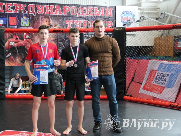 В Великих Луках прошел кубок по смешанному боевому единоборству (ФОТО)