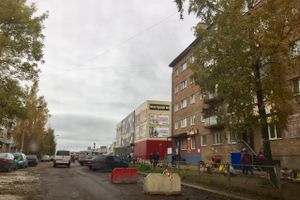 И в дождь, и в стужу бетон — на лужу (ФОТО)