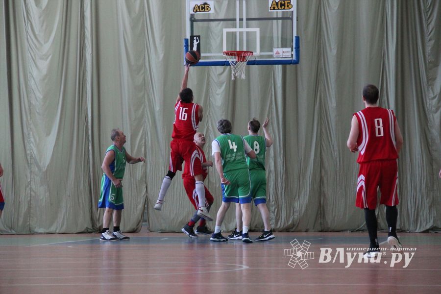 Великолучане одержали победу на межрегиональном турнире ветеранов баскетбола (ФОТО)