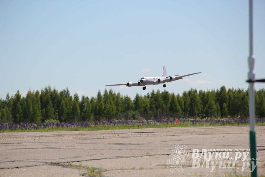 В Великих Луках прошел Фестиваль авиамодельного спорта (фото)