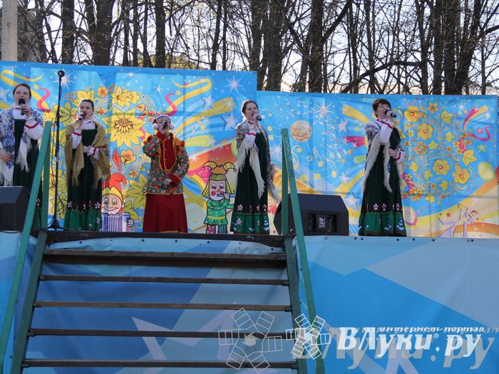 Традиционная весенняя ярмарка прошла в Великих Луках