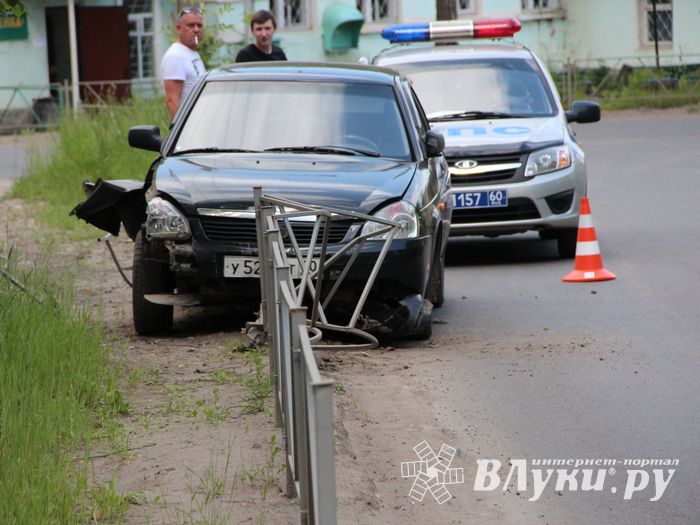ДТП возле бани «Каменка» в Великих Луках (ФОТО)