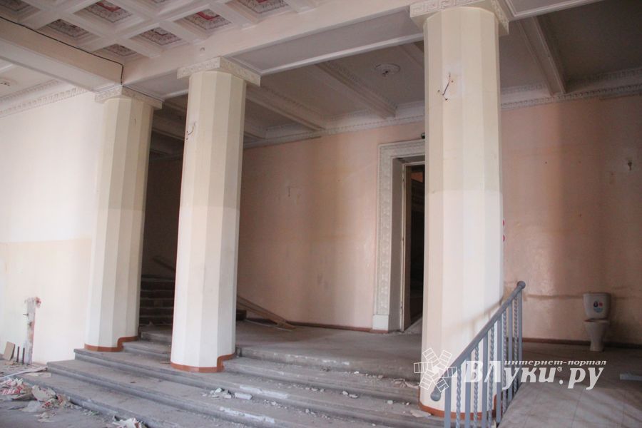 В театре не могут быть пластиковые окна... (фото)