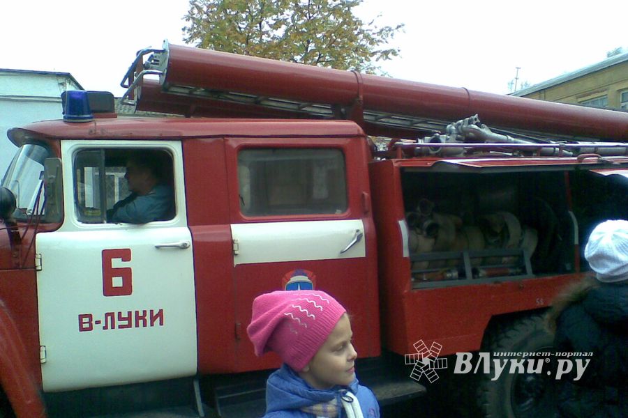 Детям показали пожар