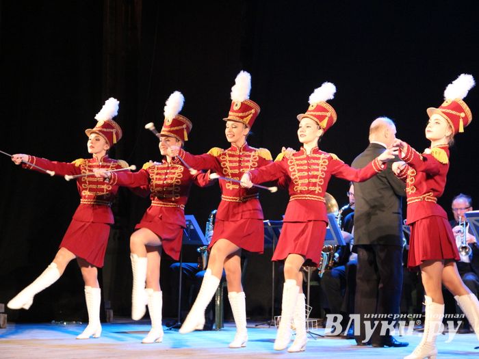 18 мая состоялся юбилейный концерт коллектива мажореток «Золотые погоны» (ФОТО)