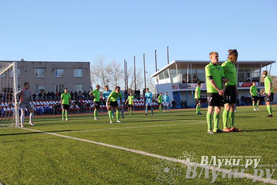 Футбольный матч «Луки-Энергия» — «Карелия» (фото)
