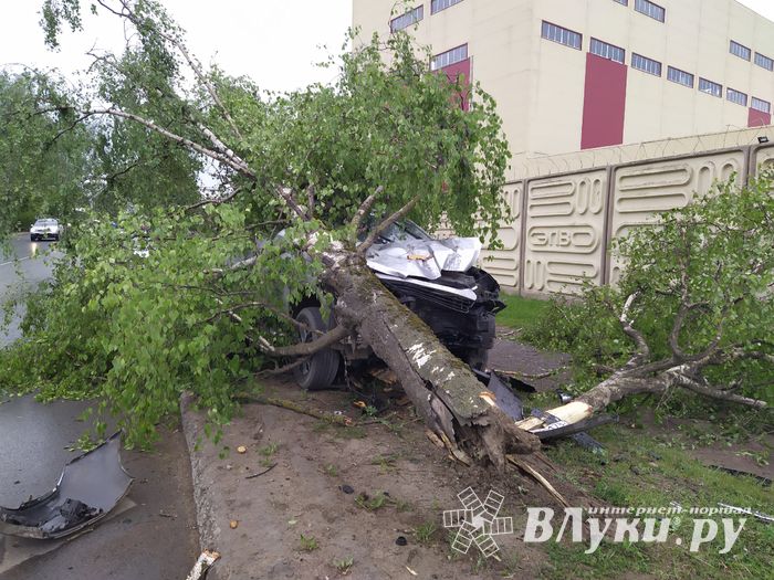 На пр-те Октябрьском произошло ДТП (ФОТО, ВИДЕО)