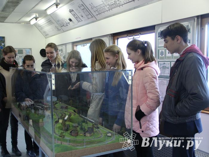 Информационный поезд Октябрьской железной дороги прибыл в Великие Луки