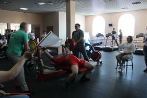 В Великих Луках состоялись Чемпионат и Первенство Псковской области по жиму штанги лежа (ФОТО)