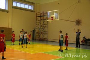 Великолукские баскетболисты стали победителями междугородних соревнований по баскетболу