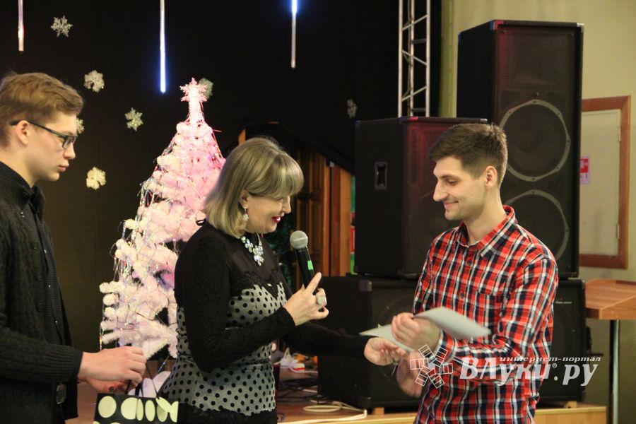 В ДК ЛК состоялось вручение премий талантливым молодым великолучанам «Успех-2015»