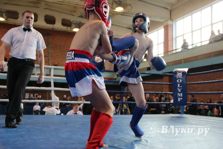 В Великих Луках прошли соревнования по кикбоксингу (ФОТО)