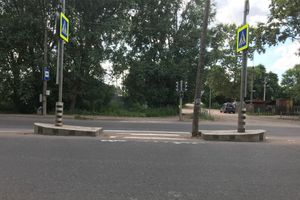 Великие Луки: Где-то строят, а где-то — рушится (ФОТО)