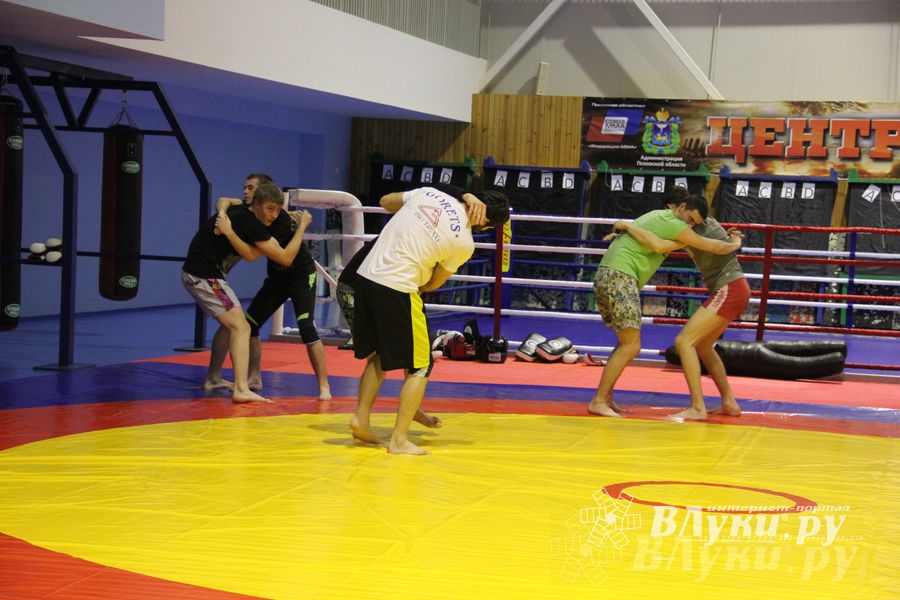 В Великих Луках открылся первый в Псковской области центр ММА