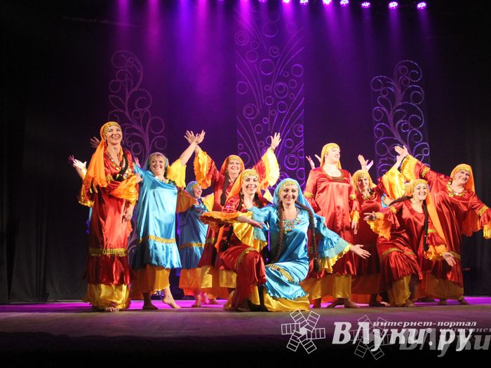 В ДК им. Ленина состоялся отчетный концерт студии восточного танца «Восточные сладости» (фото)