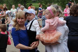 В Великих Луках чествовали близнецов (ФОТО)