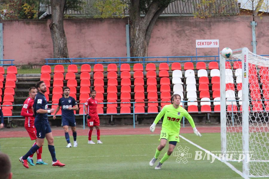 «Луки-Энергия» уступила «Ленинградцу» в домашнем матче (ФОТО)