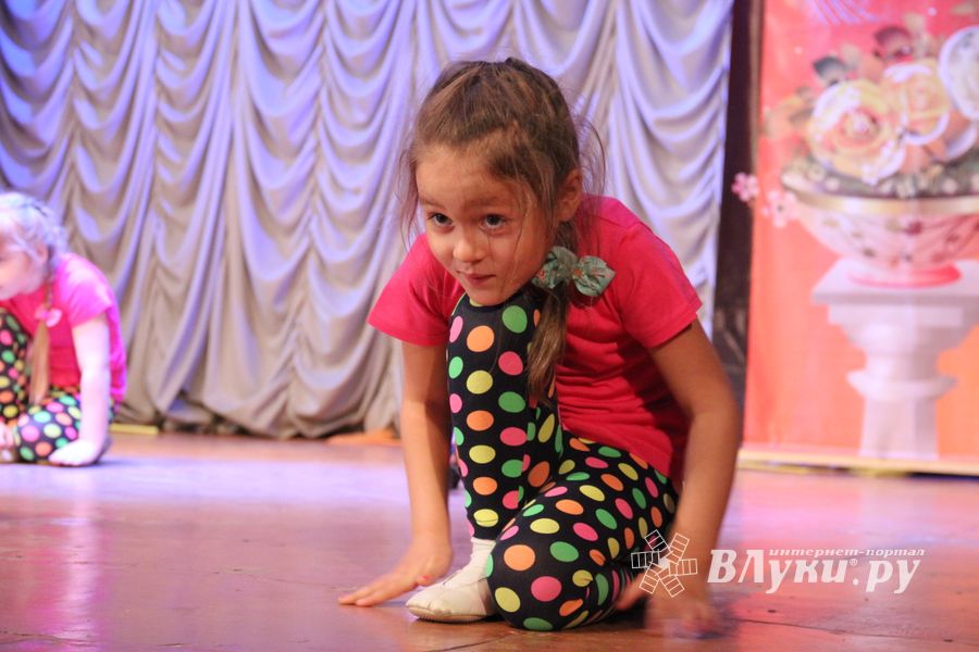 В Великих Луках прошёл «Танцевальный круговорот» для самых юных танцоров (ФОТО)