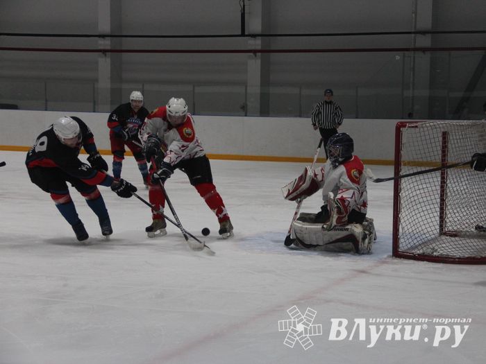 Матч НХЛ прошел в великолукском «Айсберге» (ФОТО)