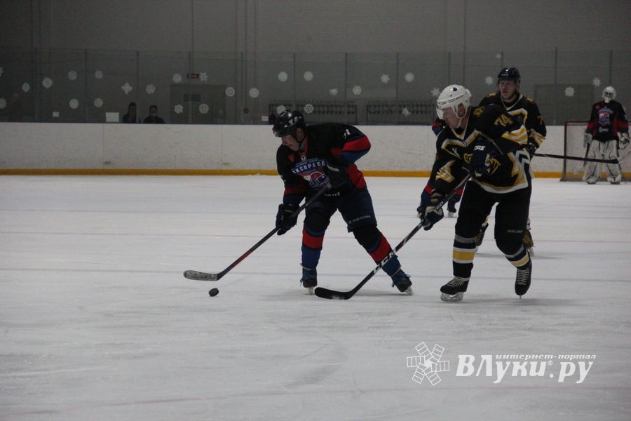 Великолучане обыграли псковских медведей в «Айсберге» (ФОТО)