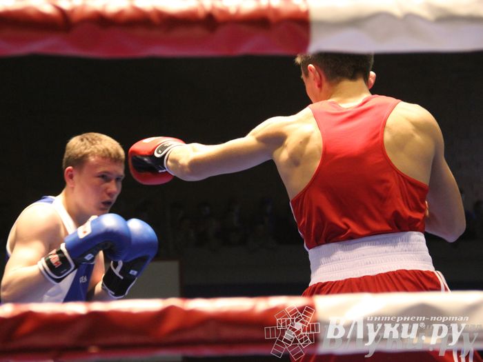 В Великих Луках состоялась матчевая встреча по боксу