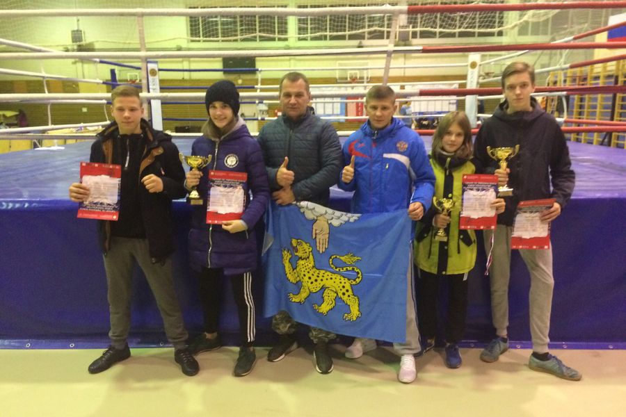 Три «золота» и «серебро» завоевали великолучане на турнире по тайскому боксу (ФОТО)