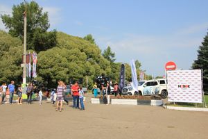 ​В Великих Луках в День Города прошла «Автовыставка 2018 - ЛЕТО» (ФОТО)