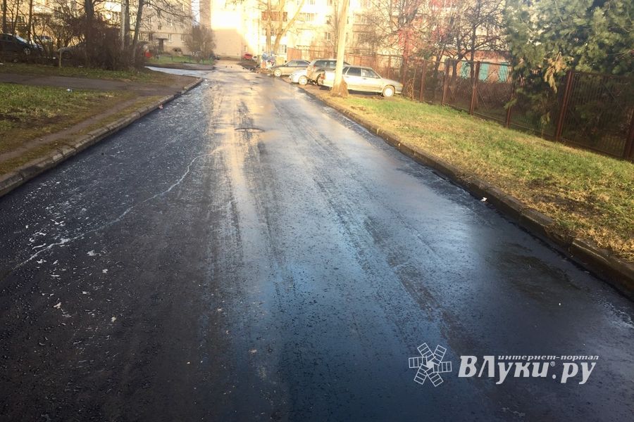 На улице Зелёной завершается укладка асфальта (ФОТО)