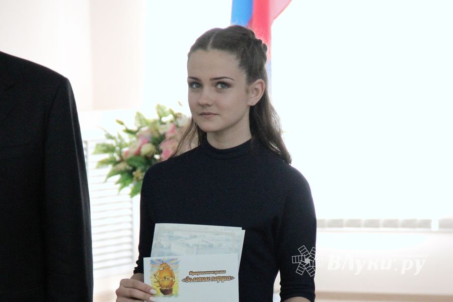 Лучших выпускников Великих Лук наградили «Золотыми парусами» (ФОТО)