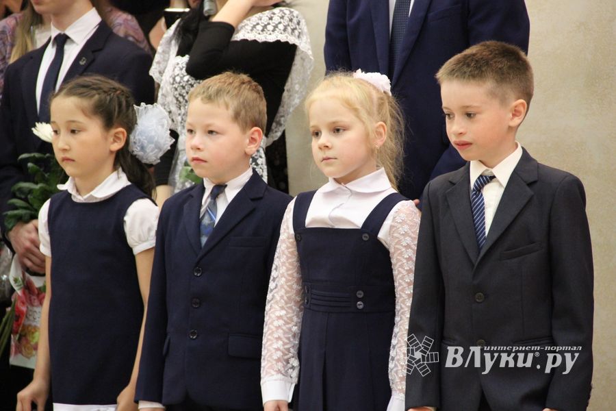 В школе №13 прошел «Последний звонок» (ФОТО)
