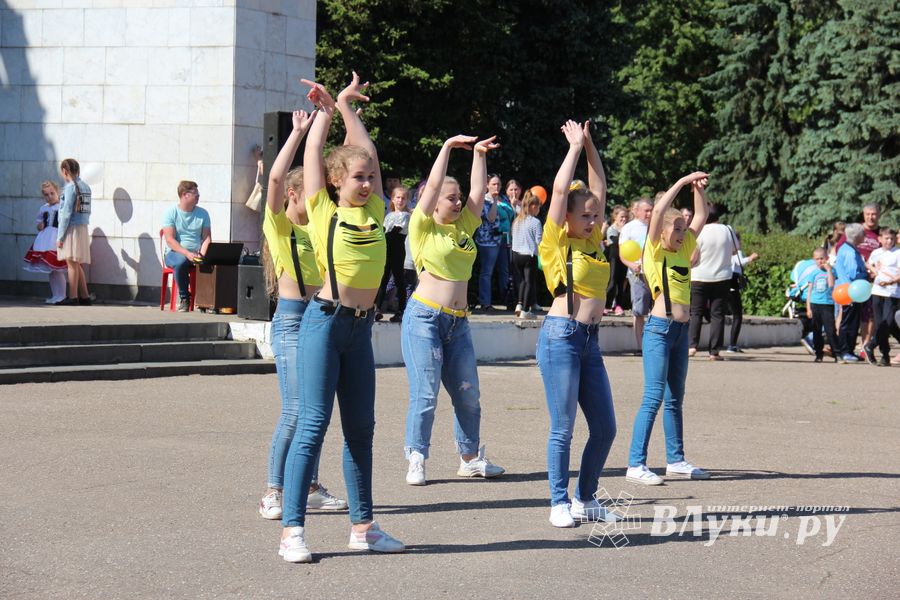 День защиты детей отметили в Великих Луках (ФОТО)