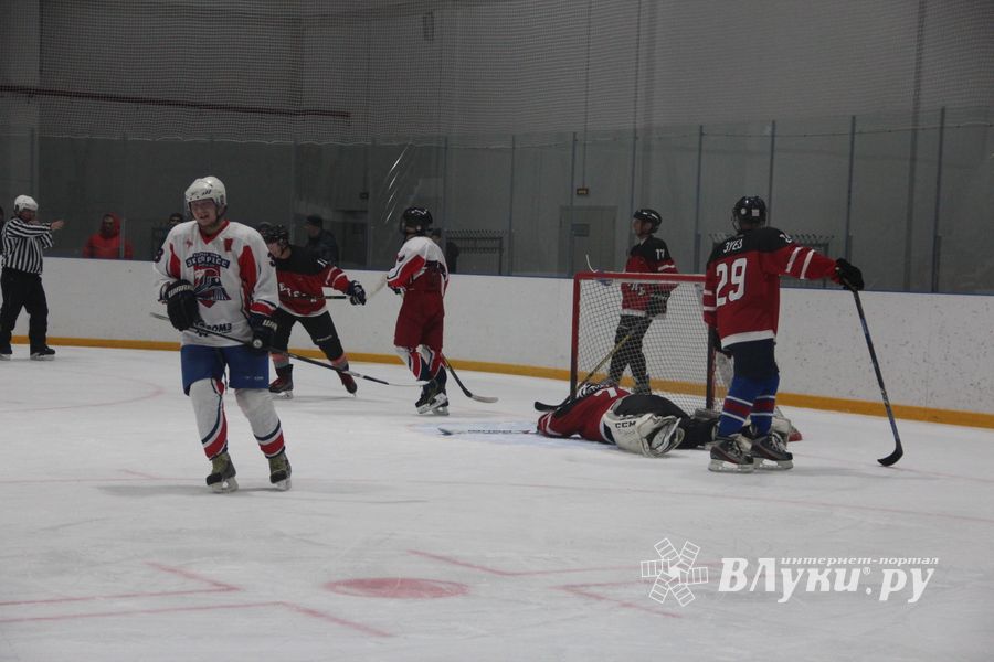 Уверенная победа «Экспресса» на ледовой арене (ФОТО)