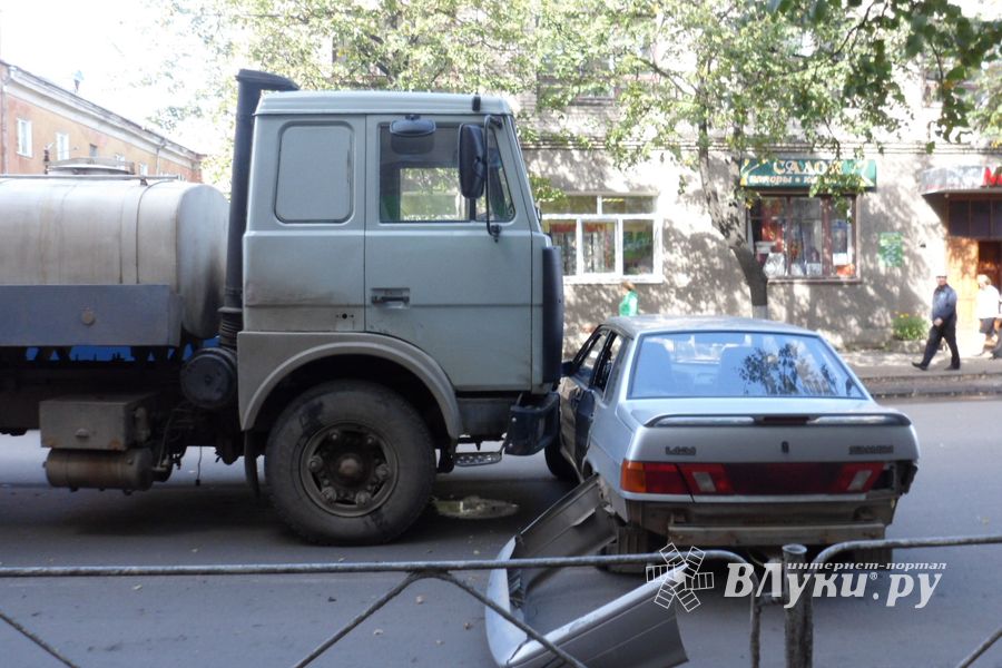 На ул.Зверева произошло ДТП (ФОТО)