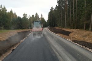 В Опочецком районе продолжаются работы по реконструкцию автомобильной дороги (ФОТО)