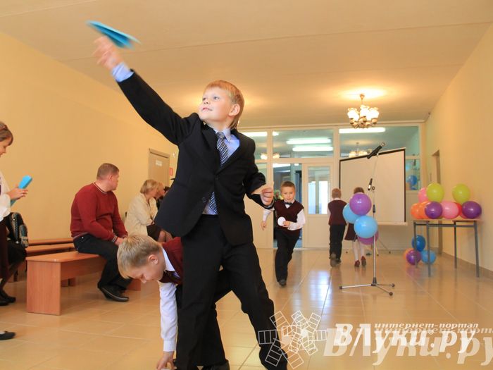 Великолукских лицеистов посвятили в «Маленькие мастера»