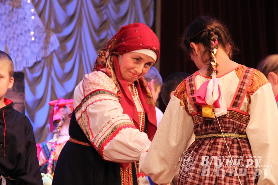  Рождественский концерт ансамбля «Заряница» прошел в Великих Луках (фото)