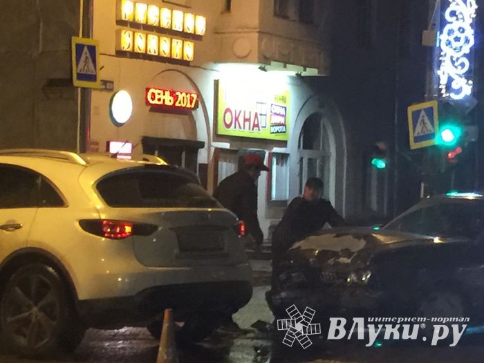 В Великих Луках произошло ДТП (ФОТО)