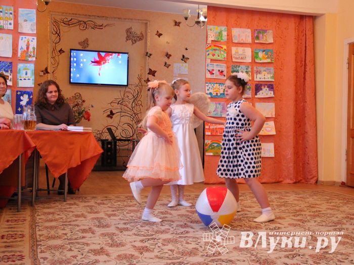 «Красота Божьего мира» в рисунках дошколят Великих Лук (ФОТО)