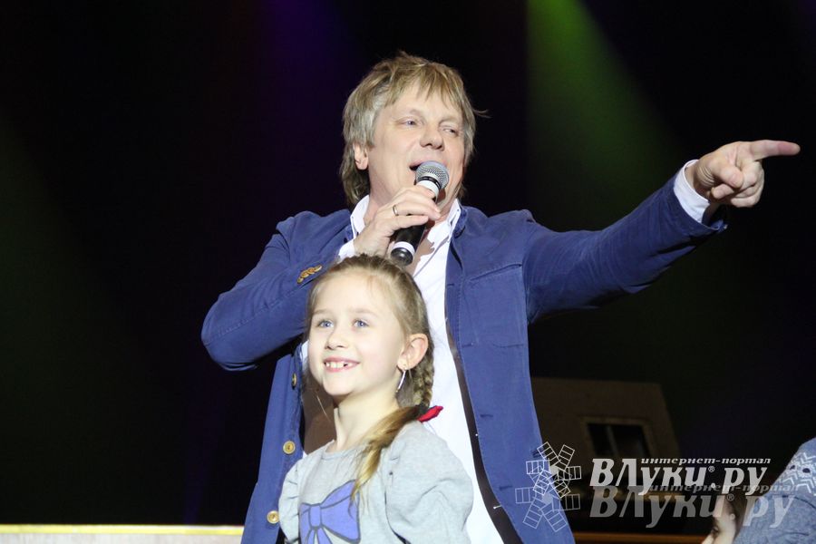 ДК ЛК Великие Луки: Две звезды в одном концерте (фото)