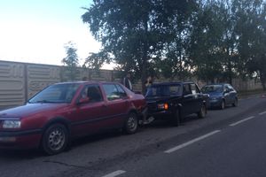 Тройная авария произошла сегодня вечером на Октябрьском проспекте (фото)